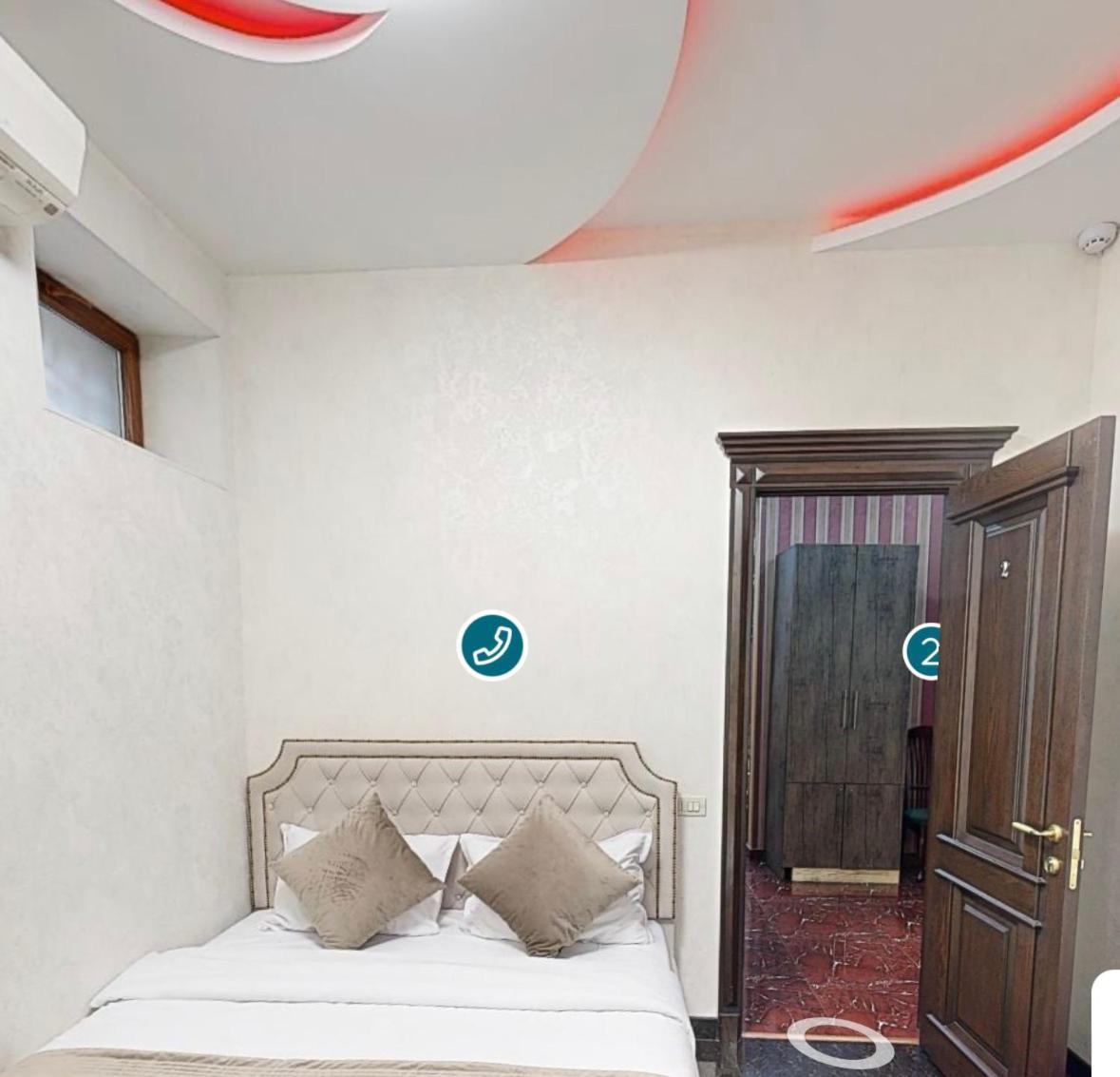 Royal Renaysance Hotel Erevan Quarto foto