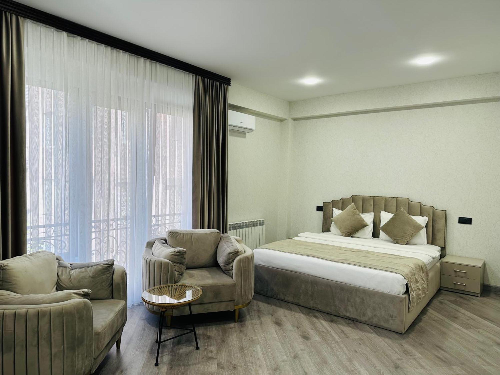 Royal Renaysance Hotel Erevan Quarto foto